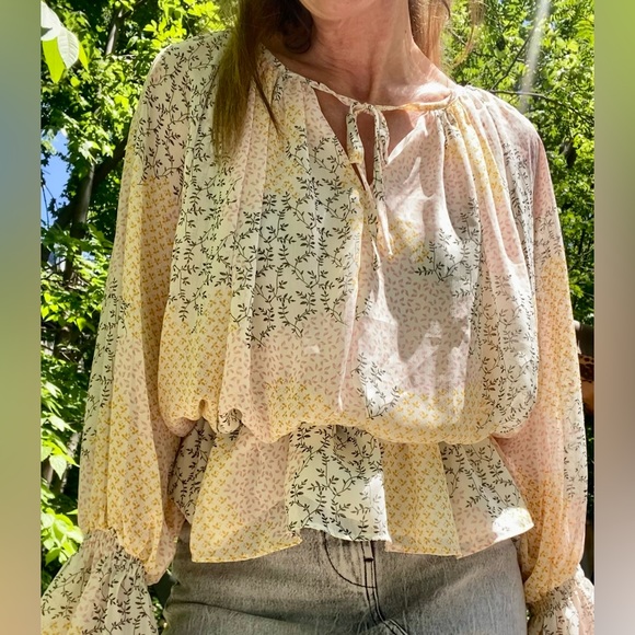 FATE Ditsy Printed Chiffon Blouse Sz S - Picture 2 of 12